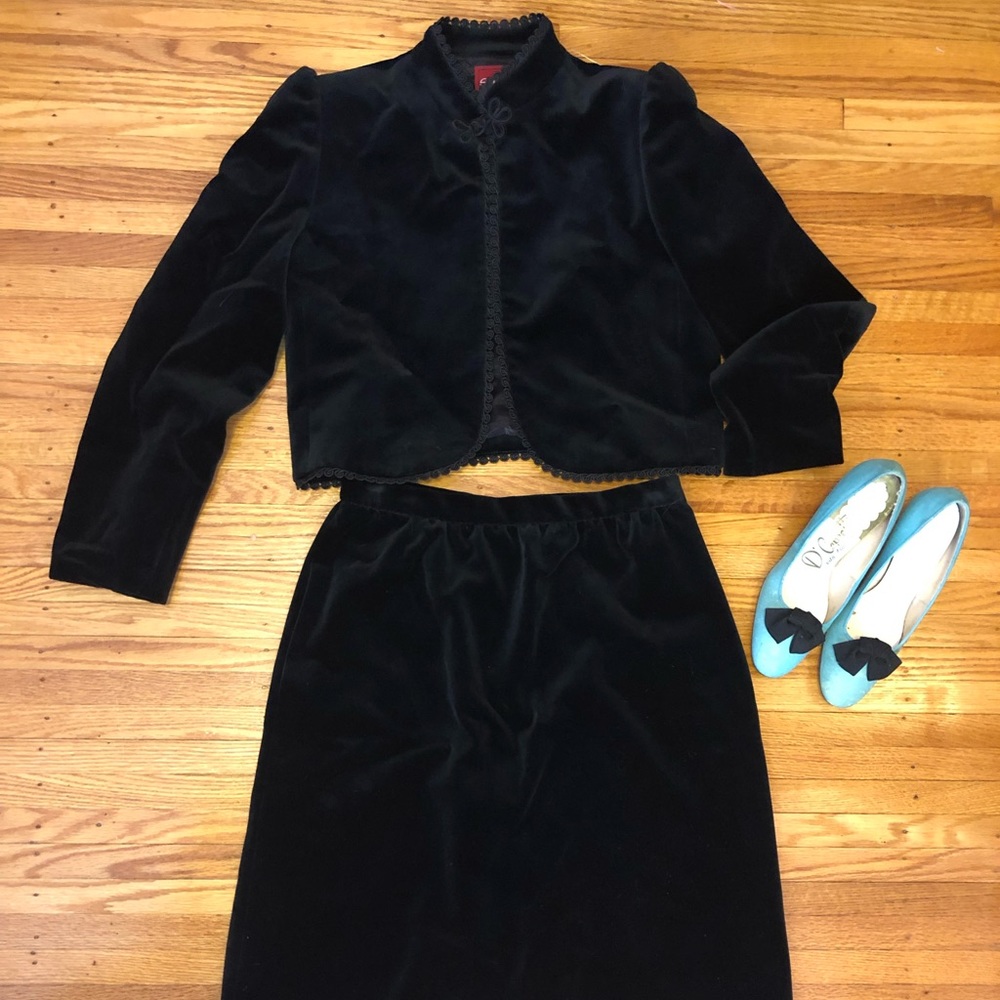Vintage Sasson velvet skirt suit